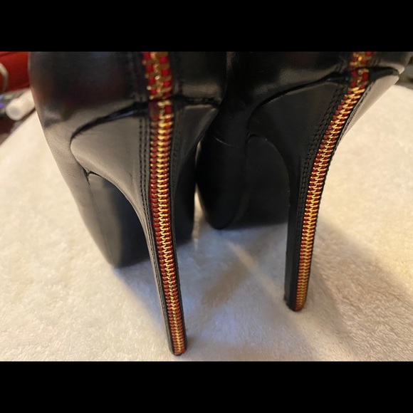Brand New Sexy Zipper Back Heels by STEVE MADDEN - Box 32 - Picture 8 of 8